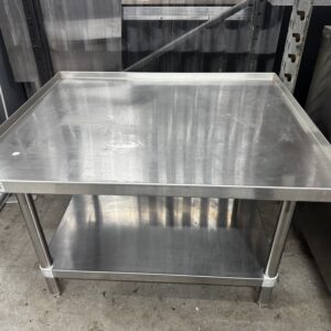 Falcon Equipment Stand