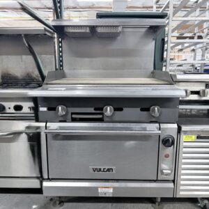 Second Hand Vulcan VGM36S-NAT V Series Natural Gas 36" Heavy-Duty Manual Range with Griddle Top and Standard Oven